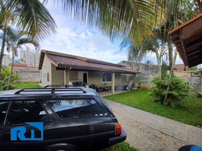 Casa, 3 quartos, 200 m² - Foto 1