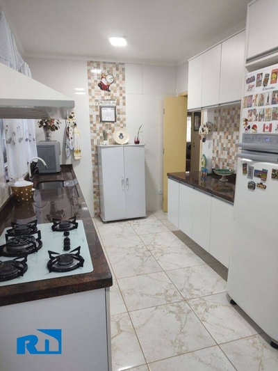 Casa, 3 quartos, 220 m² - Foto 3