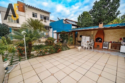 Casa, 4 quartos, 258 m² - Foto 1