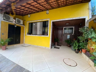 Casa, 4 quartos, 149 m² - Foto 1