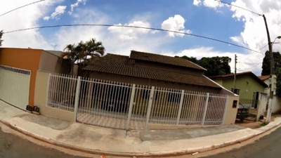 Casa, 3 quartos, 181 m² - Foto 1