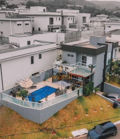 Casa, 3 quartos, 256 m² - Foto 1