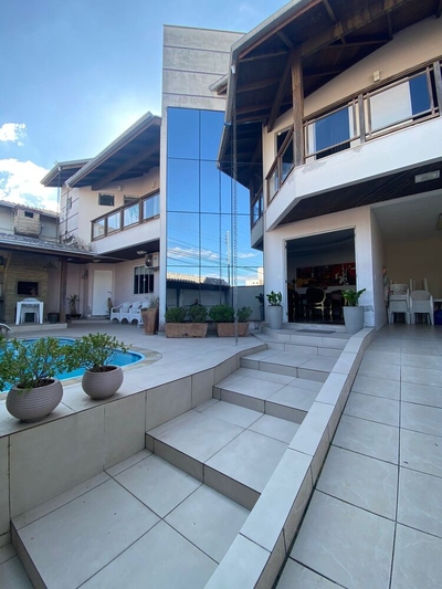 Casa, 5 quartos, 270 m² - Foto 1