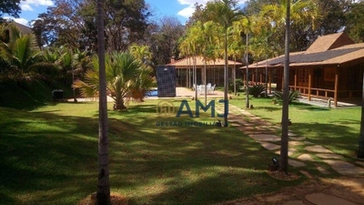 Chácara, 3 quartos, 1718 m² - Foto 1