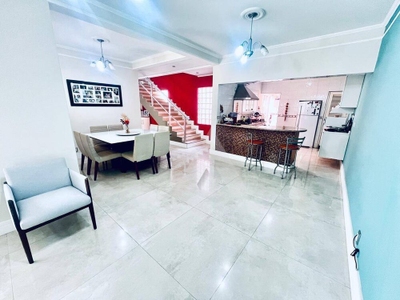 Casa, 3 quartos, 320 m² - Foto 1