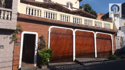 Casa, 4 quartos, 252 m² - Foto 1