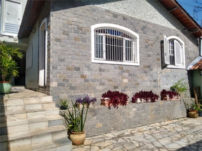 Casa, 4 quartos, 230 m² - Foto 1