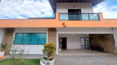 Casa, 4 quartos, 252 m² - Foto 1