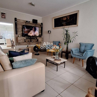 Casa, 3 quartos, 208 m² - Foto 2