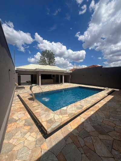 Casa, 1 quarto, 200 m² - Foto 1