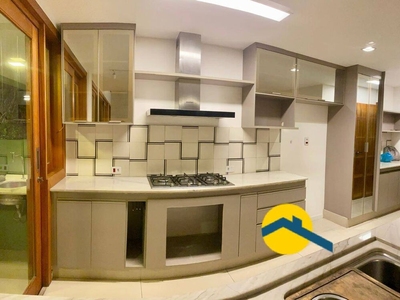 Casa, 3 quartos, 315 m² - Foto 1
