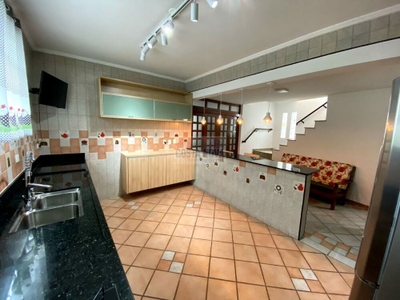 Casa, 3 quartos, 260 m² - Foto 1