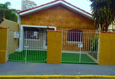 Casa, 2 quartos, 200 m² - Foto 1