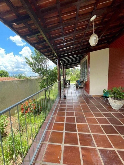 Casa, 3 quartos, 252 m² - Foto 1