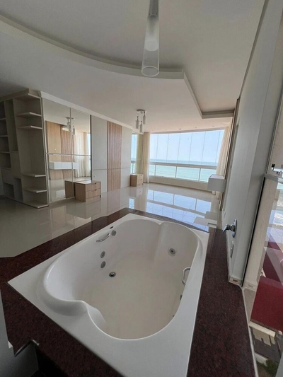 Cobertura, 3 quartos, 244 m² - Foto 1