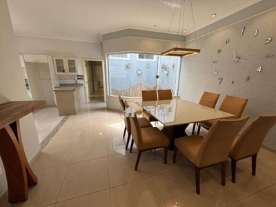 Casa, 3 quartos, 200 m² - Foto 1