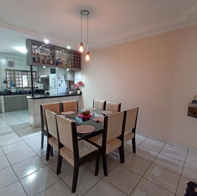 Casa, 3 quartos, 175 m² - Foto 2