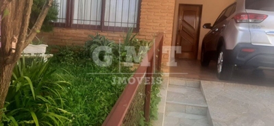 Casa, 3 quartos, 216 m² - Foto 1