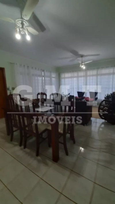 Casa, 3 quartos, 252 m² - Foto 1