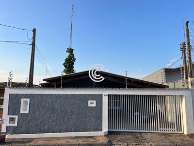 Casa, 3 quartos, 200 m² - Foto 1