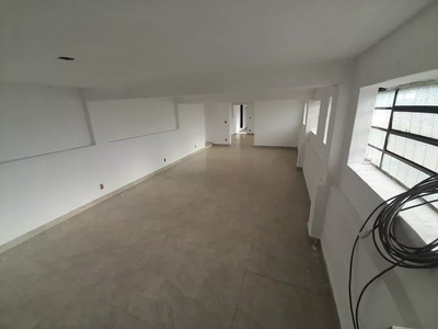 Loja-Salão, 750 m² - Foto 1