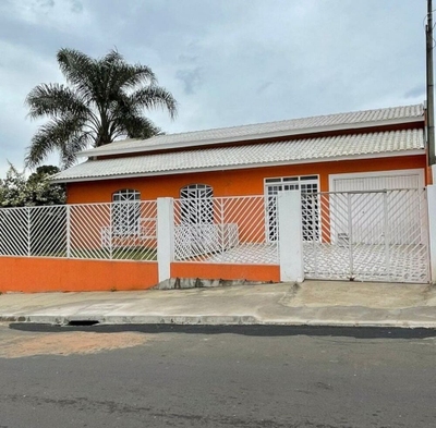 Casa, 4 quartos, 200 m² - Foto 1