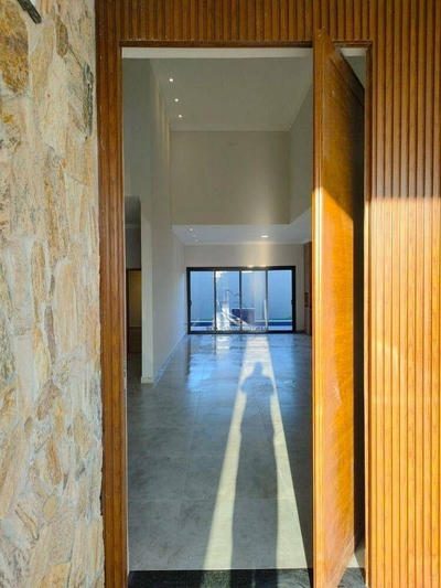 Sobrado, 3 quartos, 243 m² - Foto 1