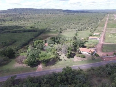 Sítio, 2 quartos, 300000 m² - Foto 1