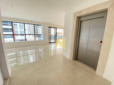 Apartamento, 3 quartos, 216 m² - Foto 1