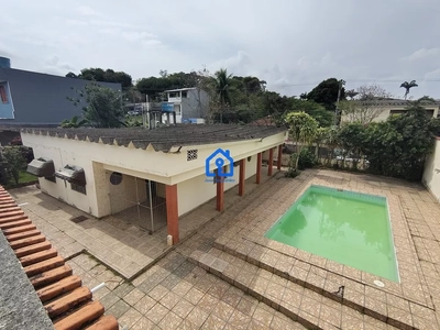 Casa, 4 quartos, 251 m² - Foto 1