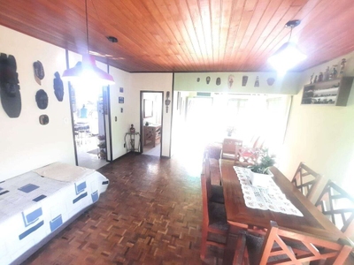 Casa, 6 quartos, 210 m² - Foto 1