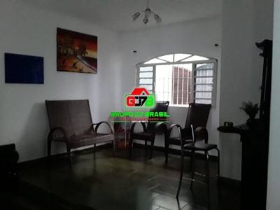 Casa, 4 quartos, 176 m² - Foto 1