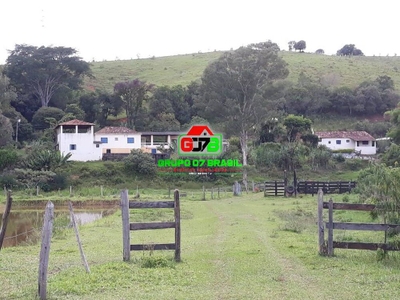 Sítio, 4 quartos, 200 m² - Foto 1