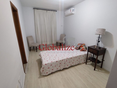 Casa, 4 quartos, 199 m² - Foto 1