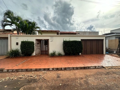 Casa, 3 quartos, 200 m² - Foto 1