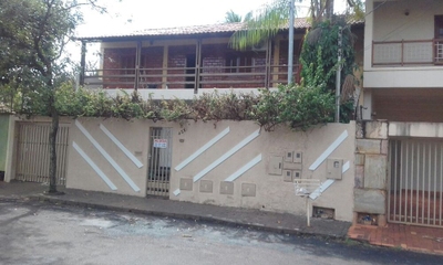 Casa, 4 quartos, 360 m² - Foto 1