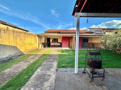 Casa, 4 quartos, 200 m² - Foto 1