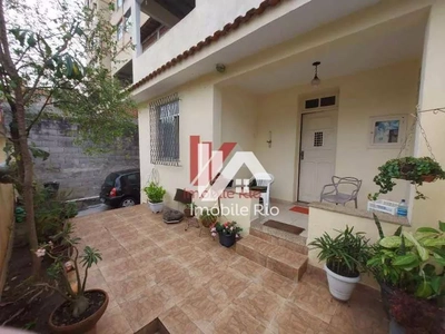 Casa, 4 quartos, 219 m² - Foto 1