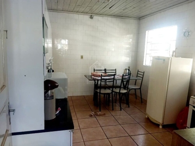 Casa, 5 quartos, 240 m² - Foto 2