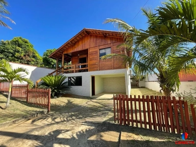 Casa, 4 quartos, 240 m² - Foto 1