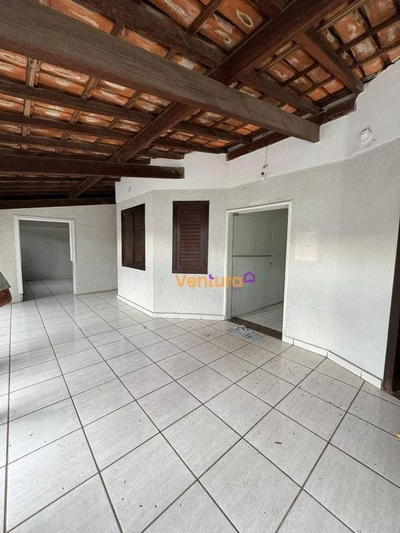 Casa, 4 quartos, 210 m² - Foto 1