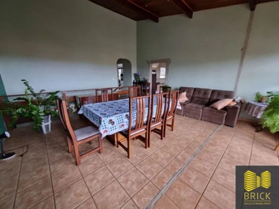 Casa, 3 quartos, 238 m² - Foto 1