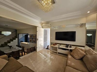 Casa, 3 quartos, 217 m² - Foto 1