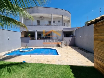 Casa, 3 quartos, 245 m² - Foto 1