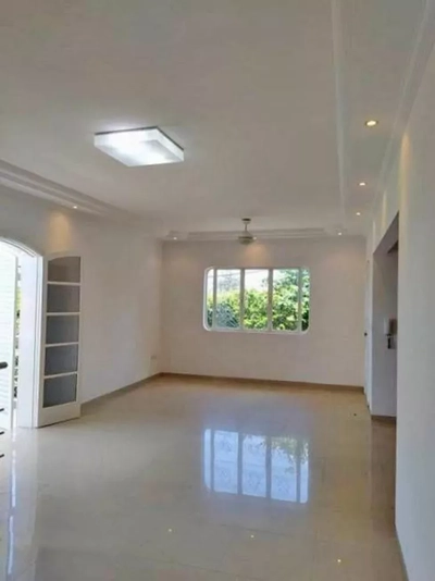 Casa, 3 quartos, 236 m² - Foto 1