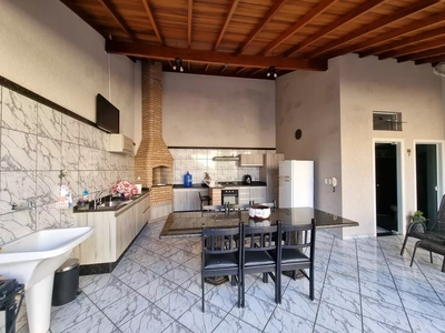 Casa, 3 quartos, 247 m² - Foto 4