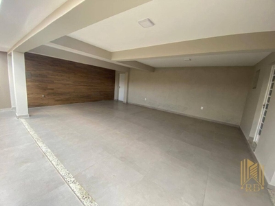 Casa, 4 quartos, 258 m² - Foto 2