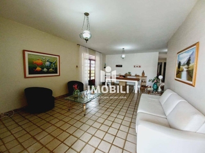 Casa, 3 quartos, 216 m² - Foto 1