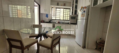 Casa, 4 quartos, 208 m² - Foto 4