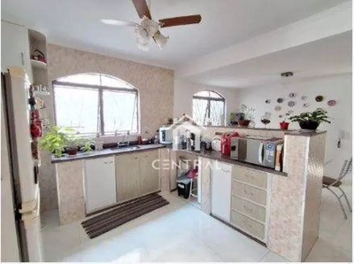 Sobrado, 3 quartos, 236 m² - Foto 2